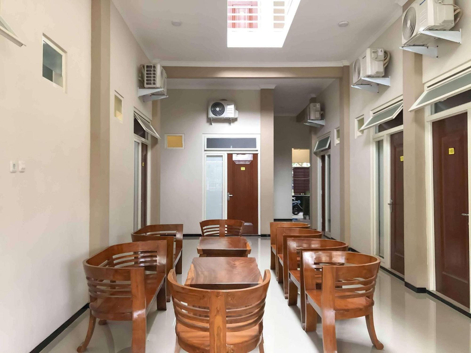 Reddoorz Syariah @ Jl. Cengger Ayam Dalam Hotel Маланг Екстериор снимка