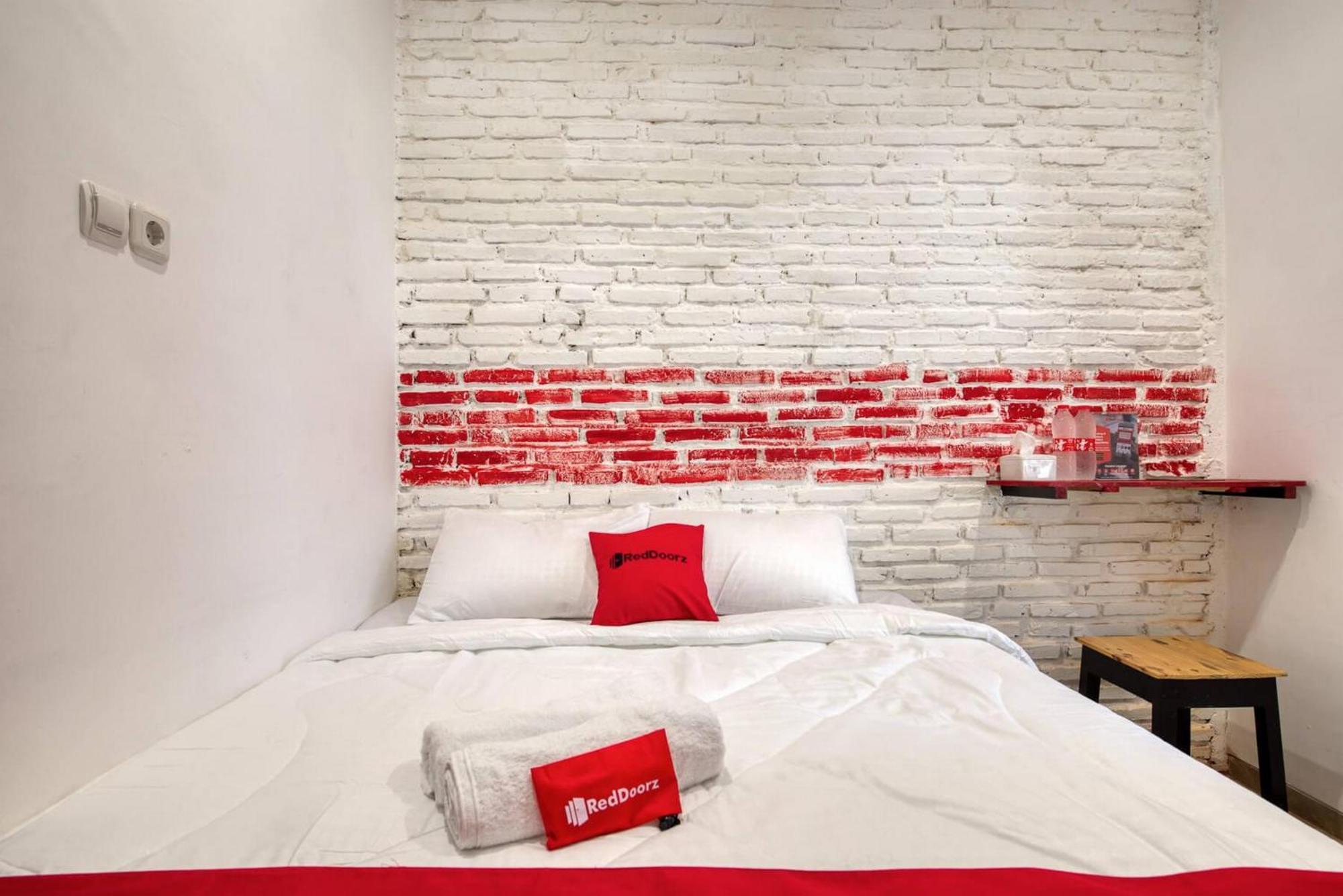 Reddoorz Syariah @ Jl. Cengger Ayam Dalam Hotel Маланг Екстериор снимка