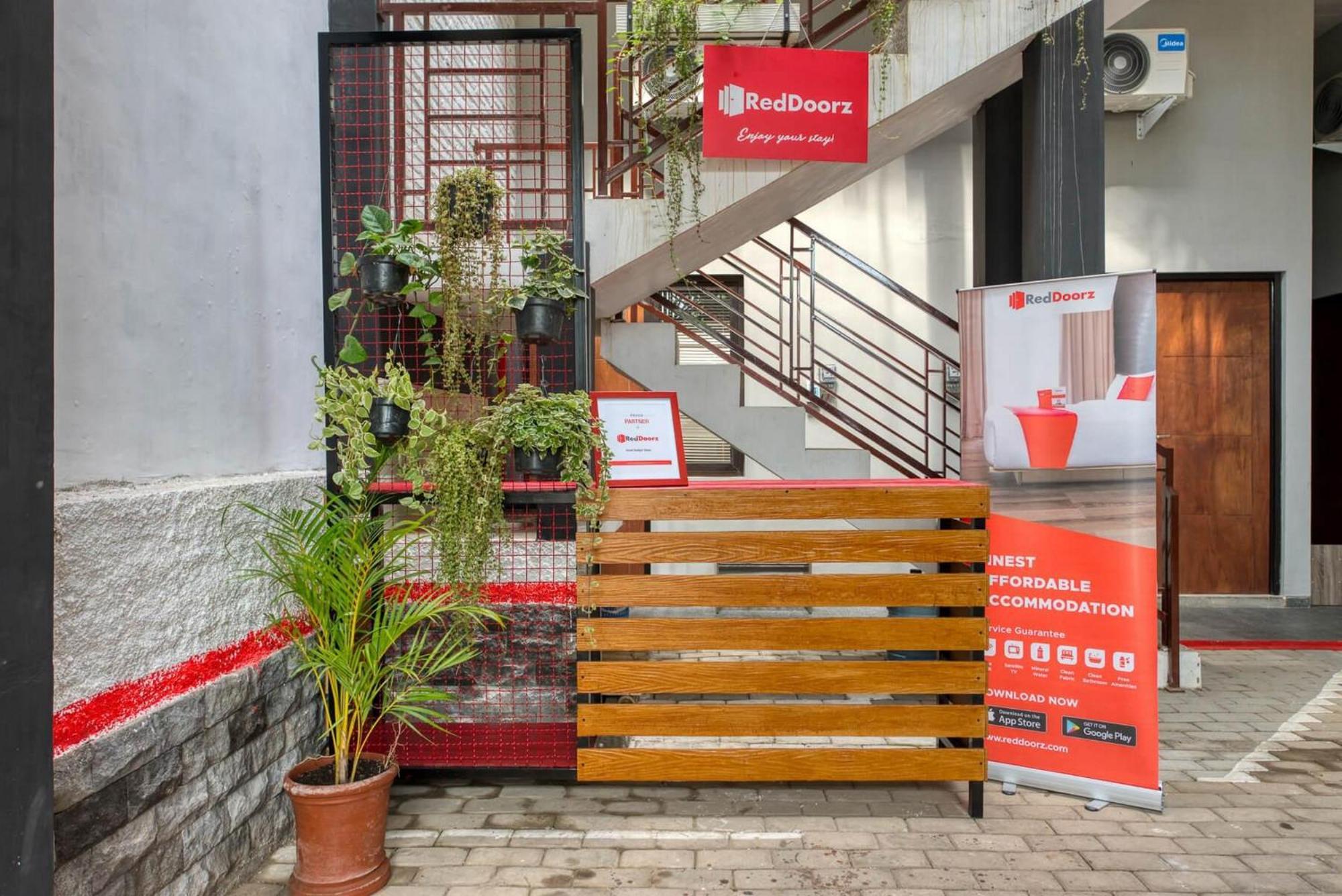 Reddoorz Syariah @ Jl. Cengger Ayam Dalam Hotel Маланг Екстериор снимка