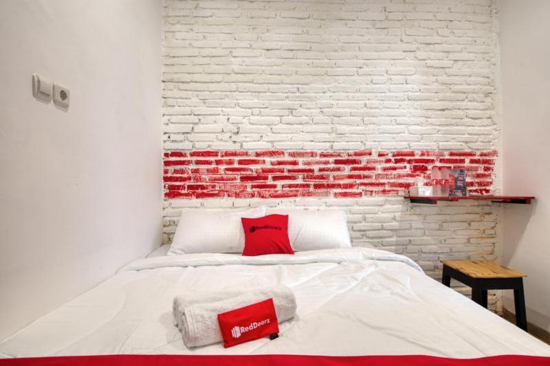 Reddoorz Syariah @ Jl. Cengger Ayam Dalam Hotel Маланг Стая снимка