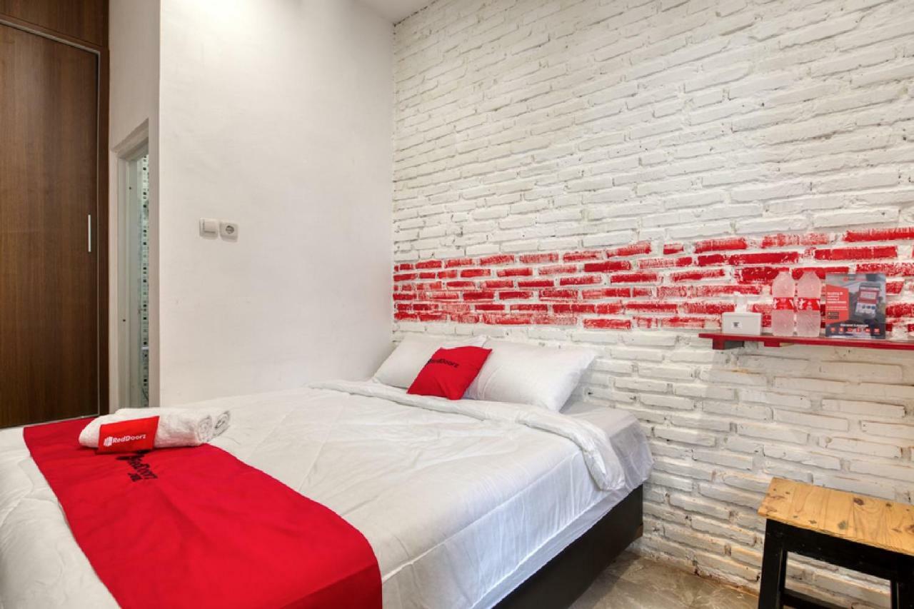 Reddoorz Syariah @ Jl. Cengger Ayam Dalam Hotel Маланг Екстериор снимка